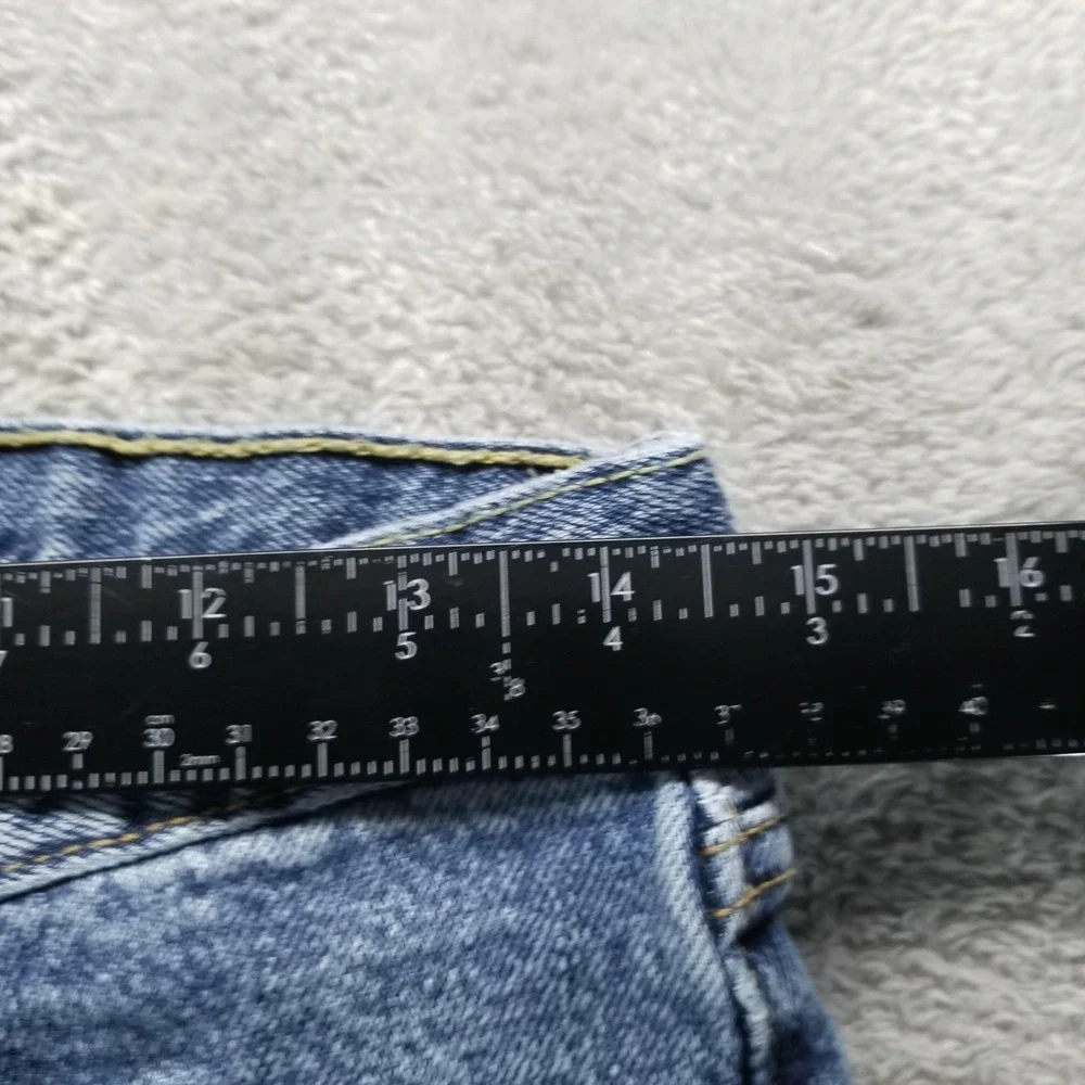Levis before purchasing